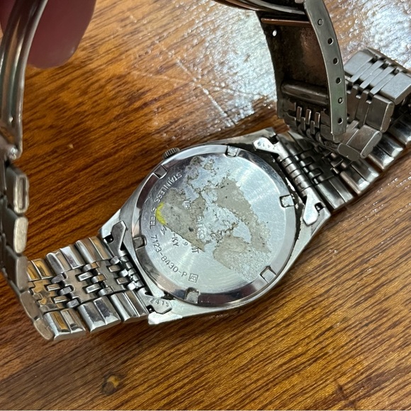 Men’s Vintage Seiko Quartz Day Date Watch 7123-8430-P Stainless Steel - Picture 8 of 8
